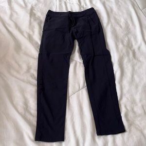 Theee buttons navy dress pants/slacks ankle crop size 9
